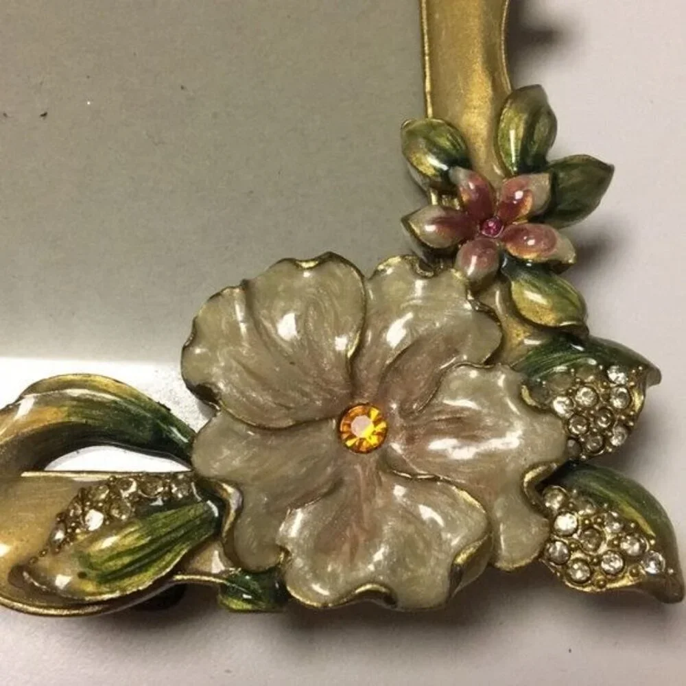 N/A this ornate